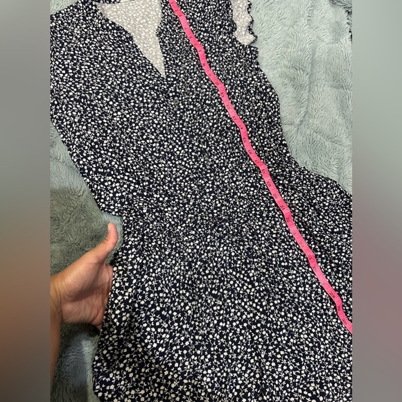 Gap like new very cute floral romper with elastic tie on waste &ruffled sleeves - Picture 6 of 8